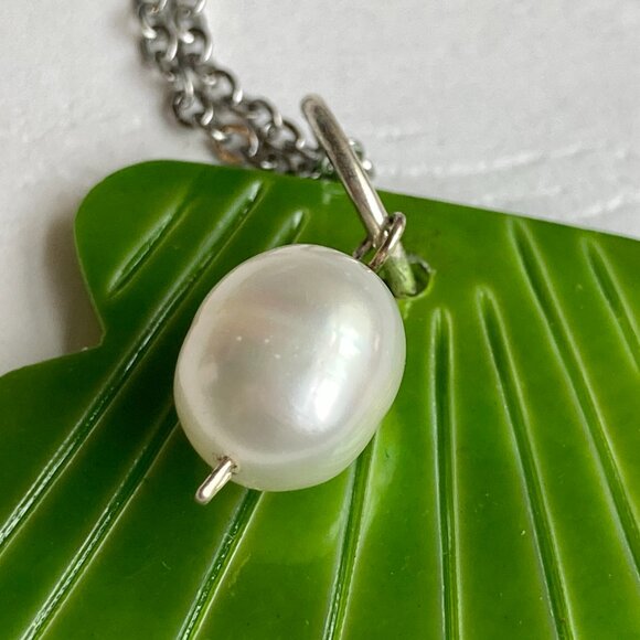 Green Scallop Sea Shell & White Pearl Necklace Freshwater Stainless Steel 18" - Picture 6 of 9